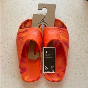 NWT! Jordan Post Slides (size 2Y)